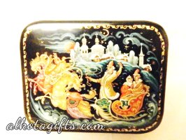 Handcrafted authentic wooden Russian collectibles - Alkota
